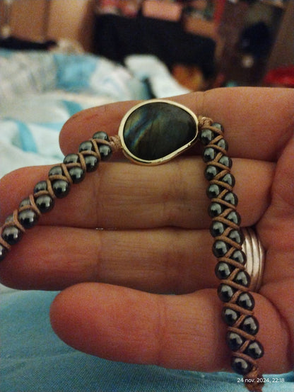 “Celestial Eye” Bracelet in Labradorite and Hematite